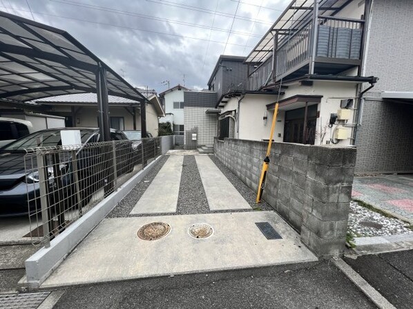 西石井一戸建の物件外観写真